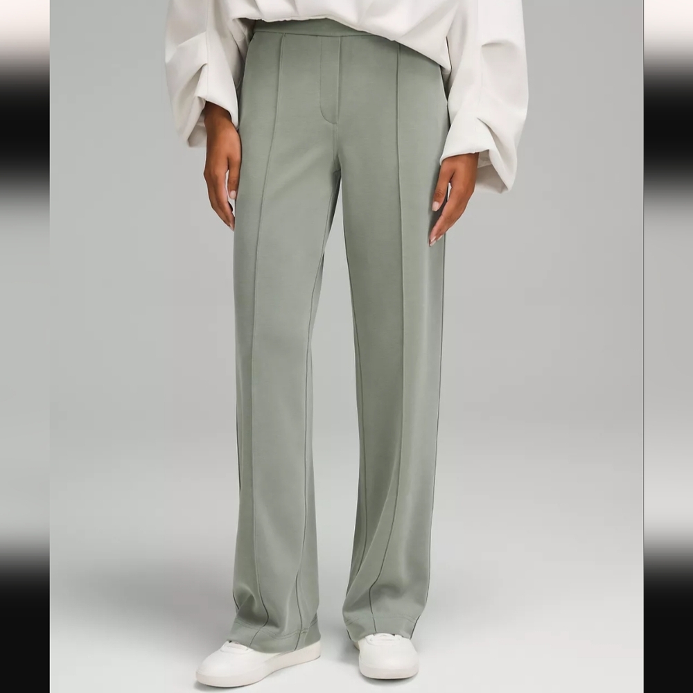 LULULEMON Softstreme Pintuck Mid-Rise Pant